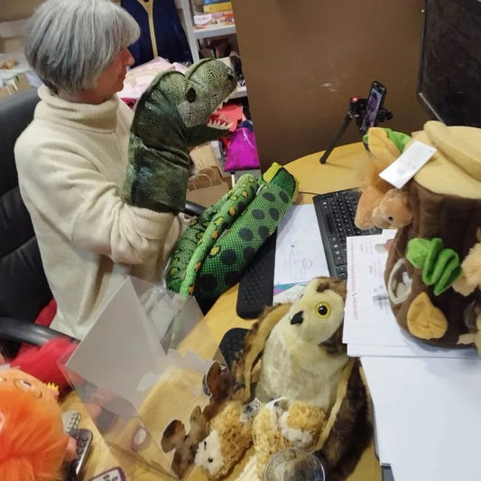 Helping a Play Therapist Choose the Perfect Puppets: Behind the Scenes at Mimitoys